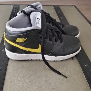 Black and Yellow Air Jordan Youth 7